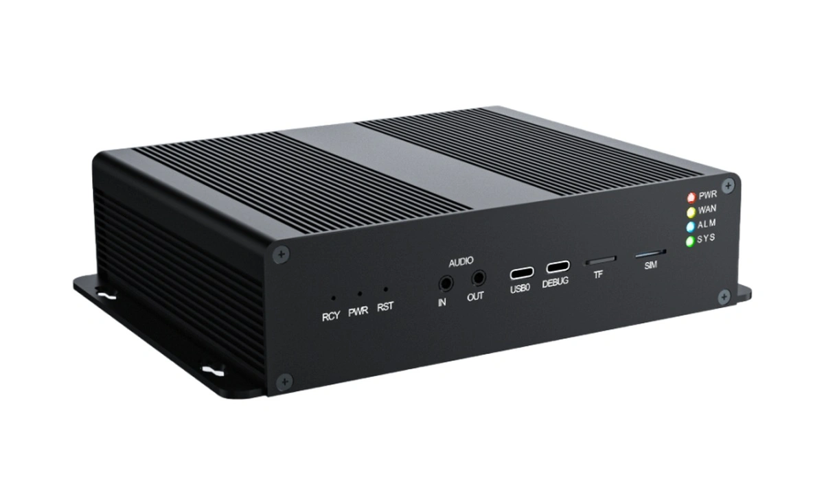 CosmoEdge edge computing device front